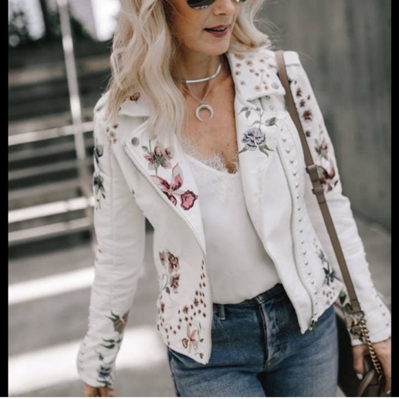 Blank NYC Jackets & Blazers - ⭐️SALE blank nyc white floral vegan leather jacket